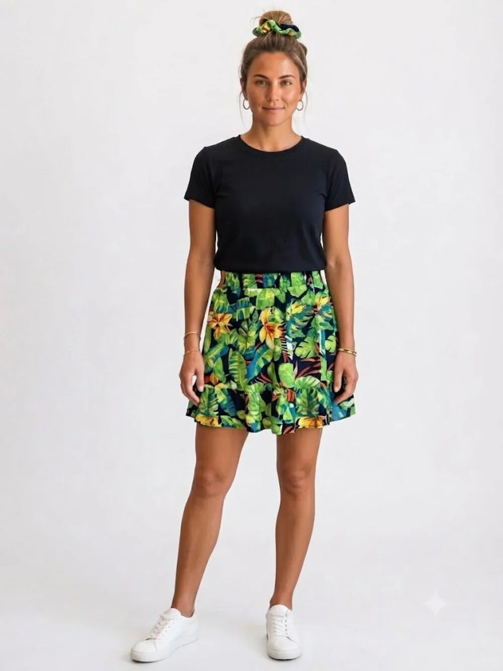 Rachael Roy Women's Green and Blue Tropical Print Mini Skirt with Ruffle Hem M